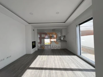 Moradia T3 para Venda em Fernao Ferro