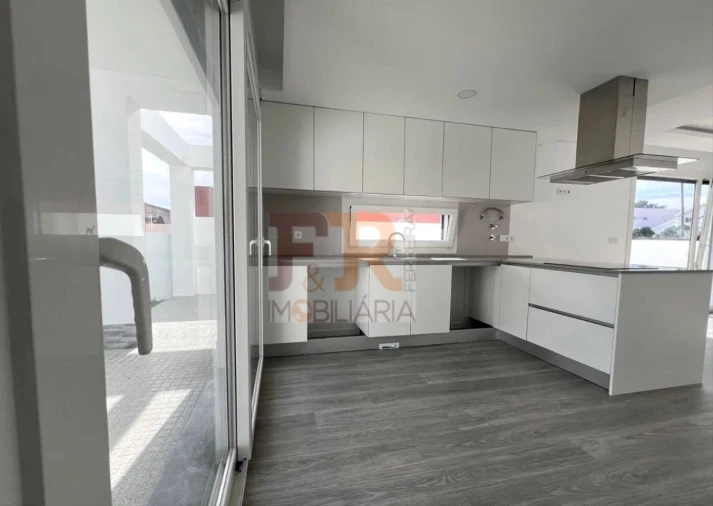 Moradia T3 para Venda em Fernao Ferro Foto 4