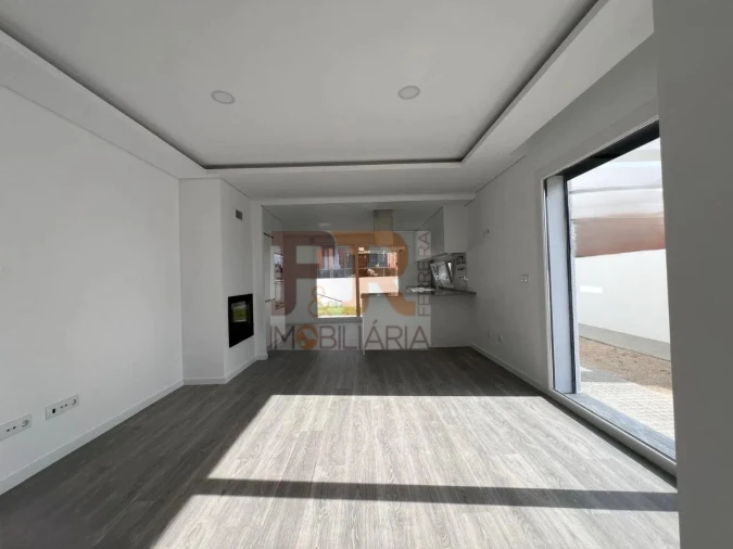 Moradia T3 para Venda em Fernao Ferro Foto 8