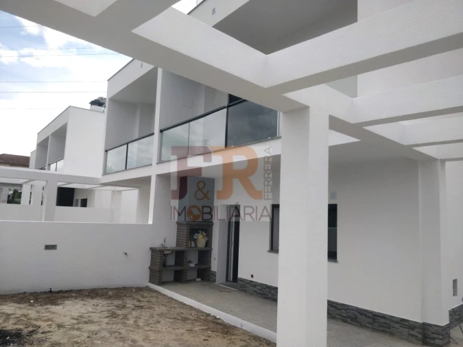 Moradia T3 para Venda em Fernao Ferro Foto 16