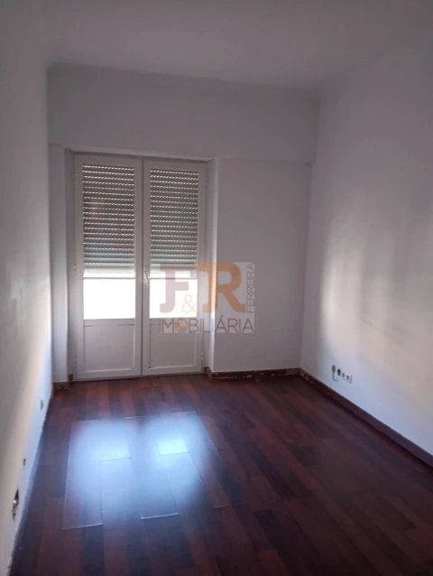 Apartamento T2 para Venda em Falagueira-Venda Nova