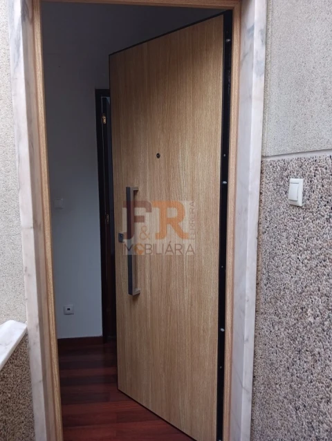 Apartamento T2 para Venda em Falagueira-Venda Nova