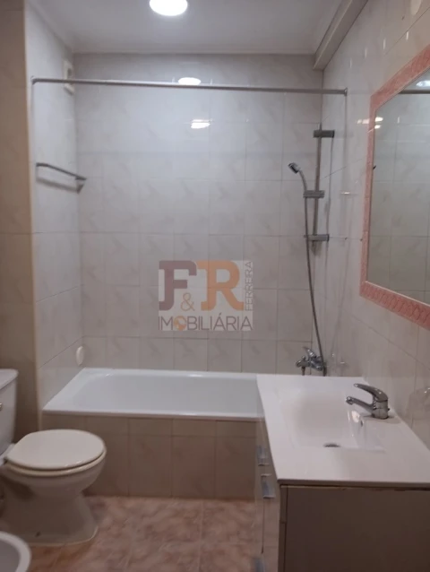 Apartamento T2 para Venda em Falagueira-Venda Nova