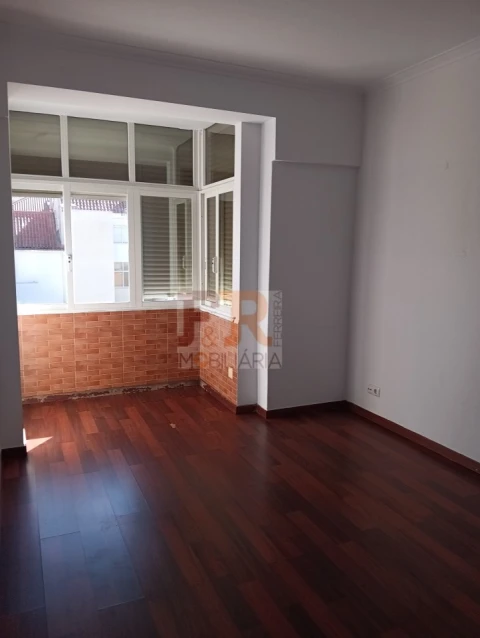 Apartamento T2 para Venda em Falagueira-Venda Nova