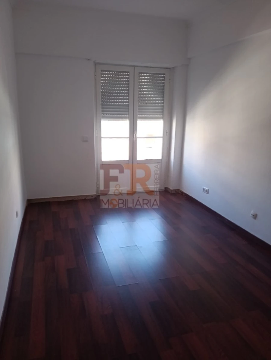 Apartamento T2 para Venda em Falagueira-Venda Nova Foto 2