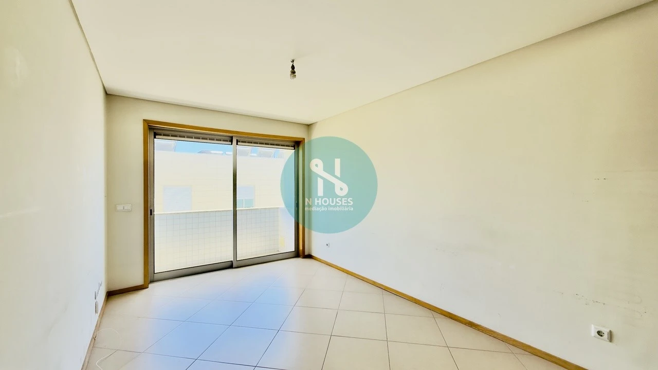 Apartamento T1 para Venda em Mafamude e Vilar do Paraíso Foto 6