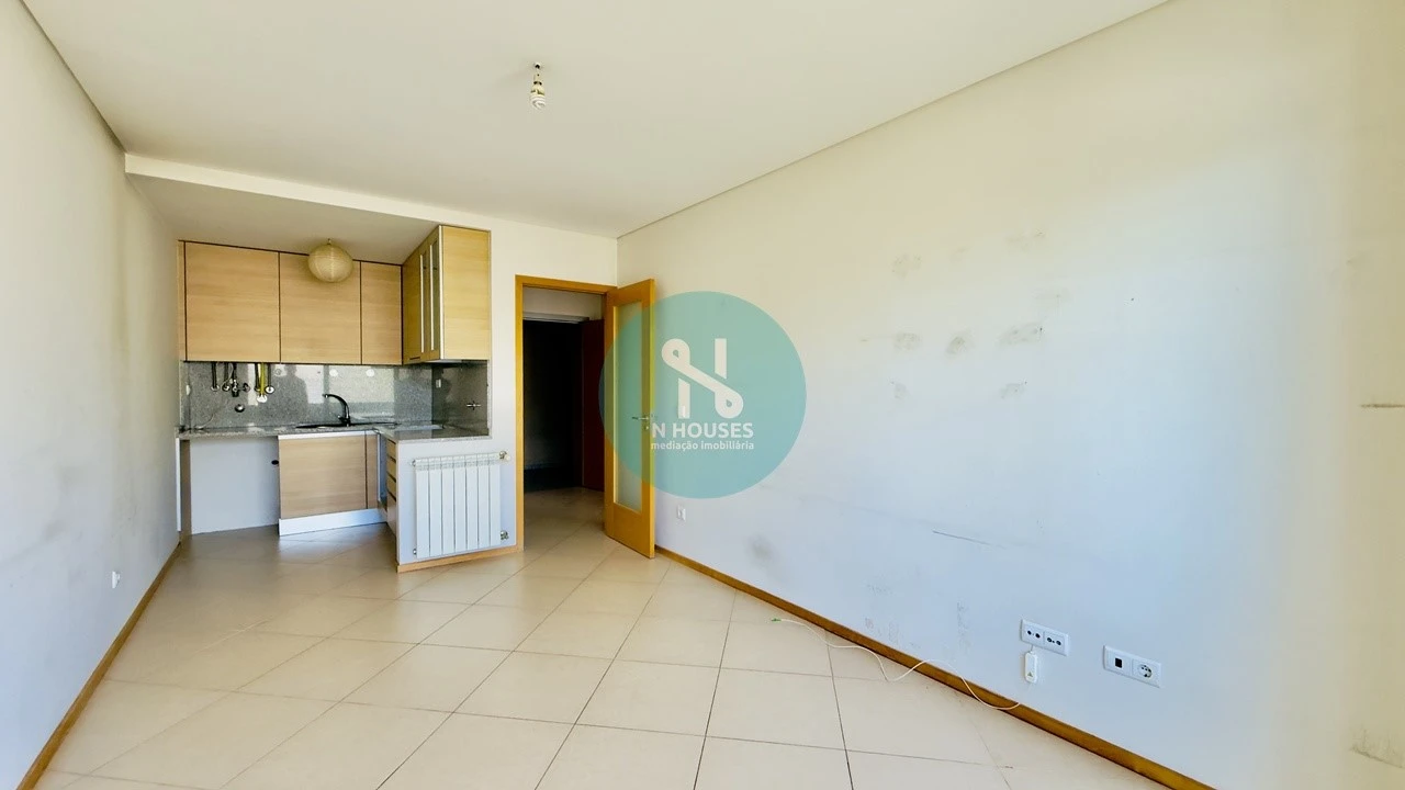 Apartamento T1 para Venda em Mafamude e Vilar do Paraíso Foto 8