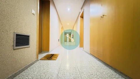 Apartamento T1 para Venda em Mafamude e Vilar do Paraíso