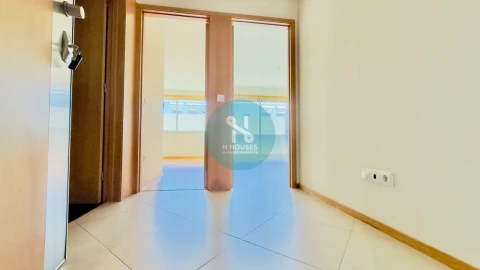 Apartamento T1 para Venda em Mafamude e Vilar do Paraíso