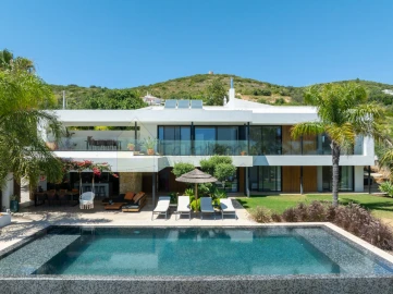 Moradia T5 para Venda em Santa Barbara de Nexe