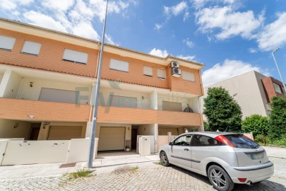 Moradia T3 para Venda em Caldas de Vizela (São Miguel e São João)