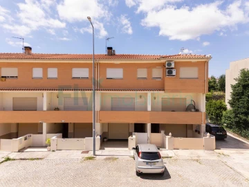 Moradia T3 para Venda em Caldas de Vizela (São Miguel e São João)