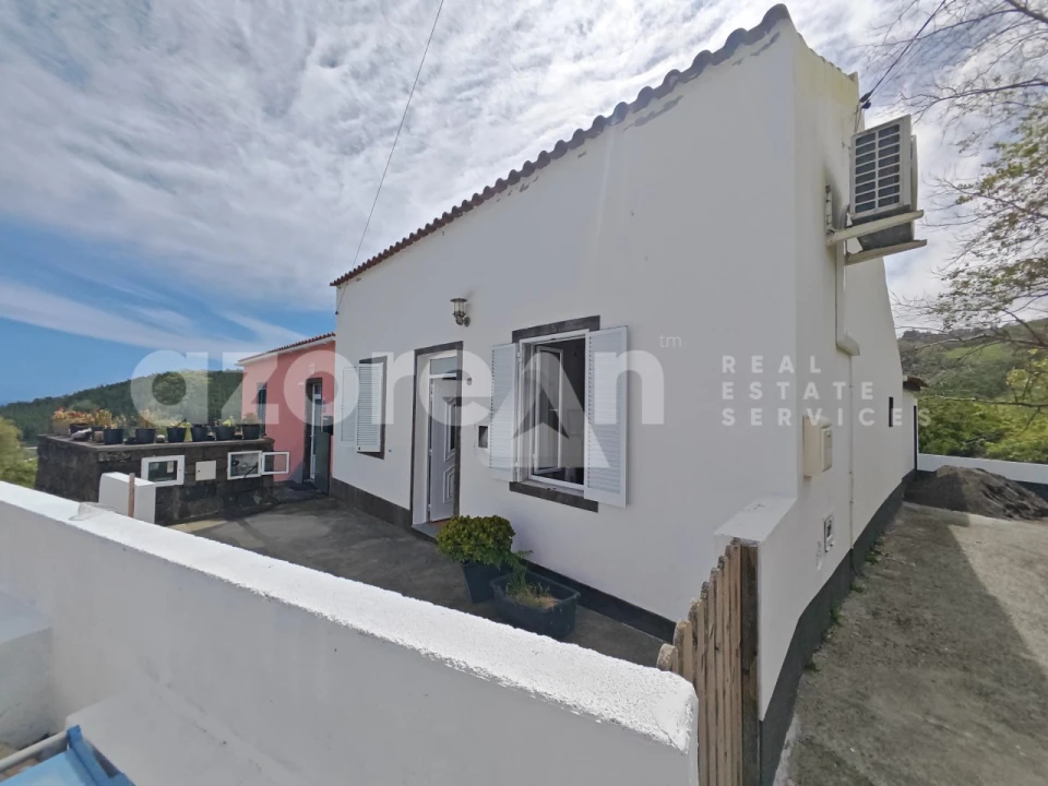 Moradia T2 para Venda em Povoação Foto 1