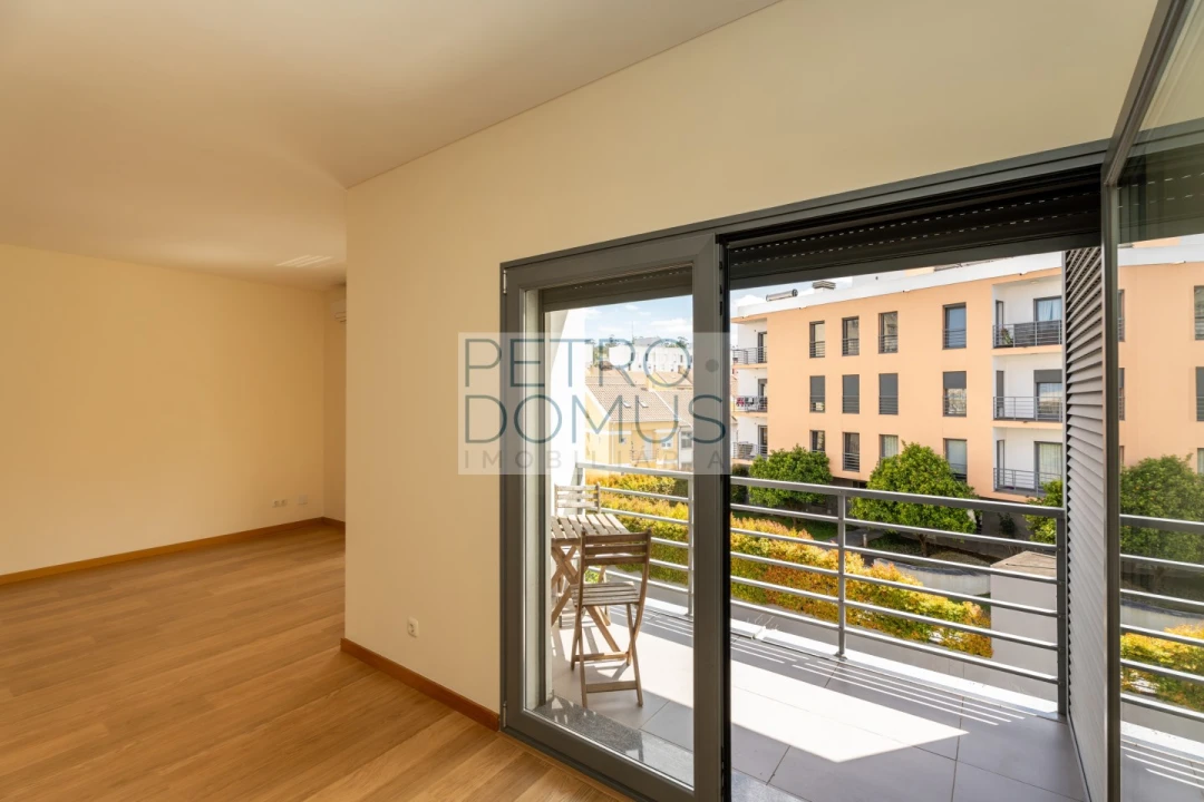Apartamento T2 para Venda em Benfica Foto 5