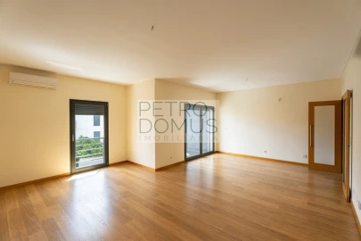 Apartamento T2 para Venda em Benfica