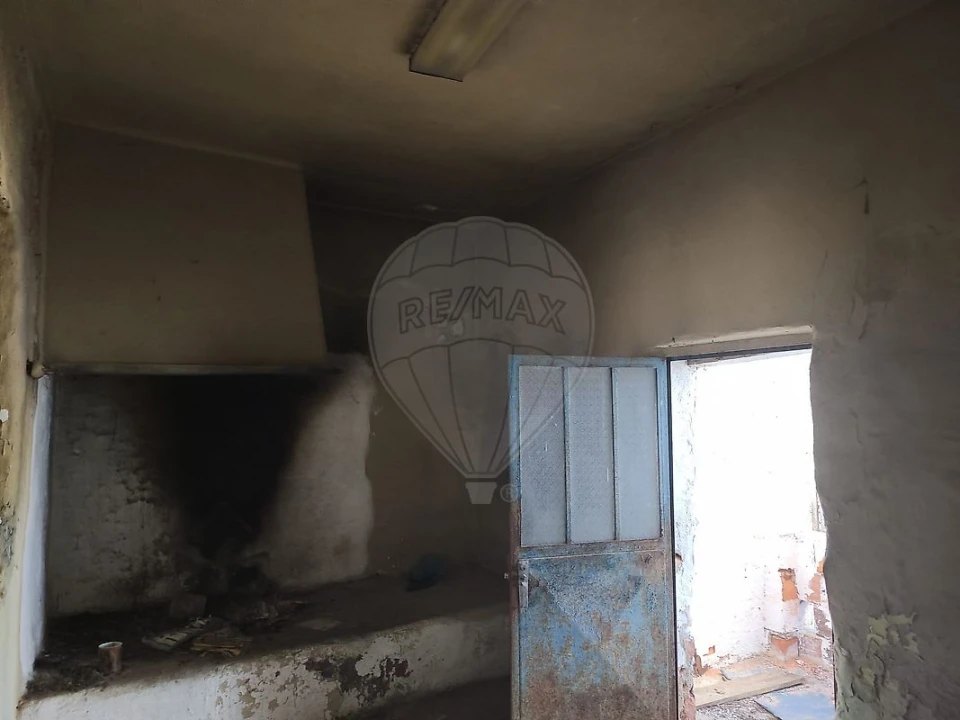 Moradia T2 para Venda em Arneiro das Milhariças Foto 19