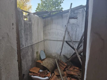Moradia T2 para Venda em Arneiro das Milhariças