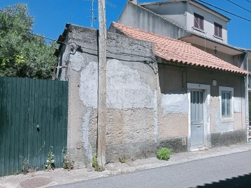 Moradia T2 para Venda em Arneiro das Milhariças
