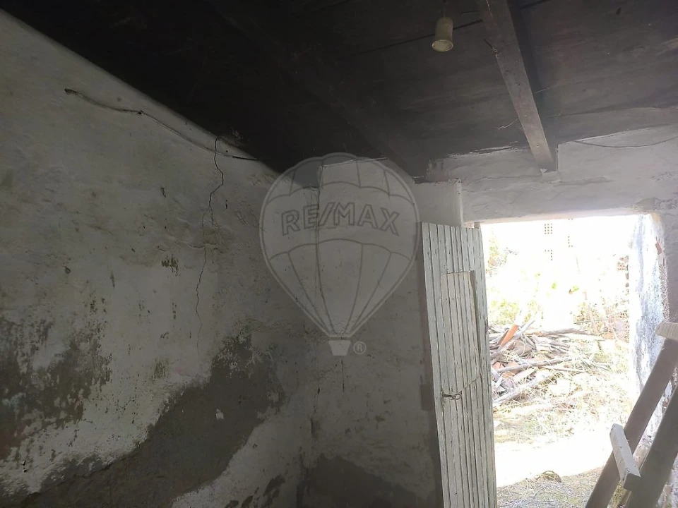 Moradia T2 para Venda em Arneiro das Milhariças Foto 8