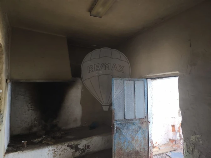 Moradia T2 para Venda em Arneiro das Milhariças Foto 19