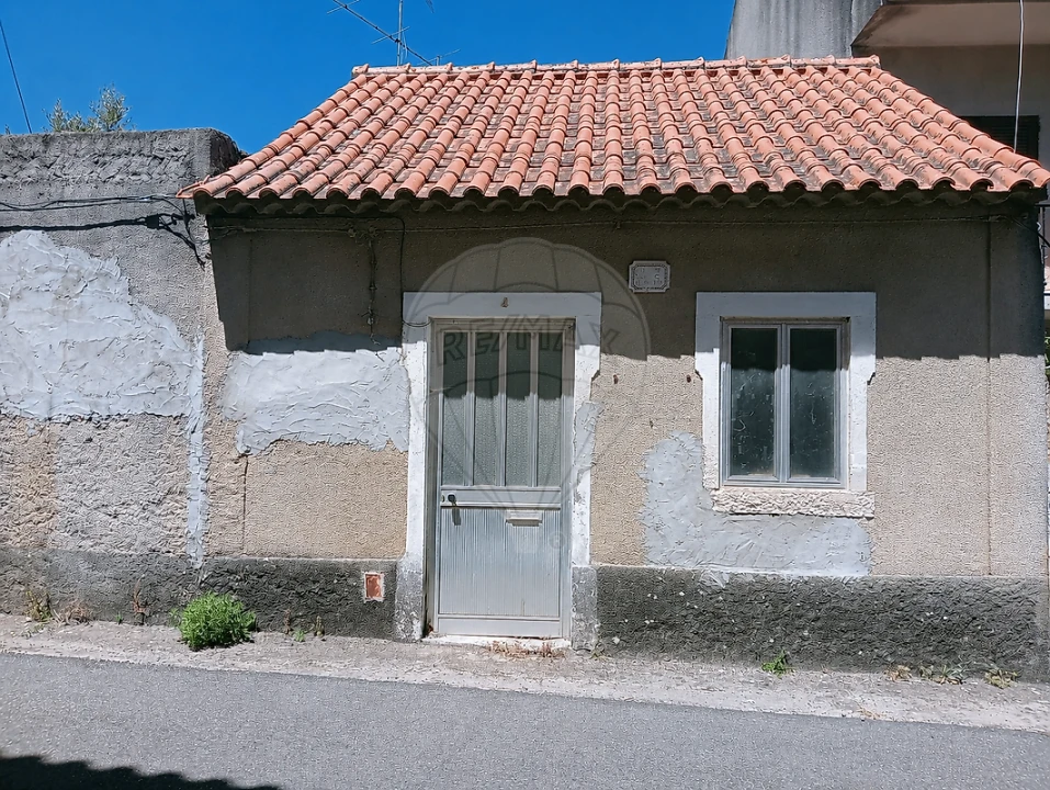 Moradia T2 para Venda em Arneiro das Milhariças Foto 1