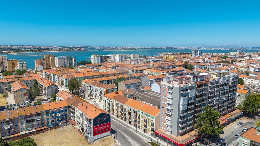 Apartamento T2 para Venda em Alto do Seixalinho, Santo André e Verderena Foto 15