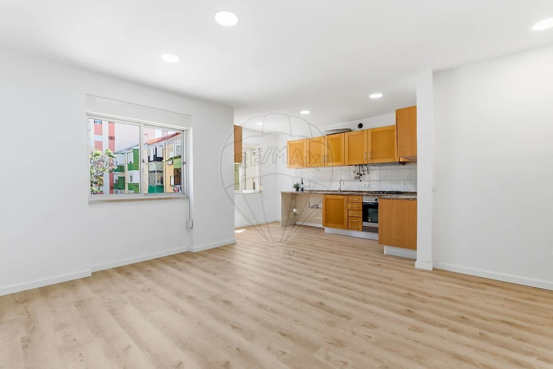 Apartamento T2 para Venda em Alto do Seixalinho, Santo André e Verderena Foto 2