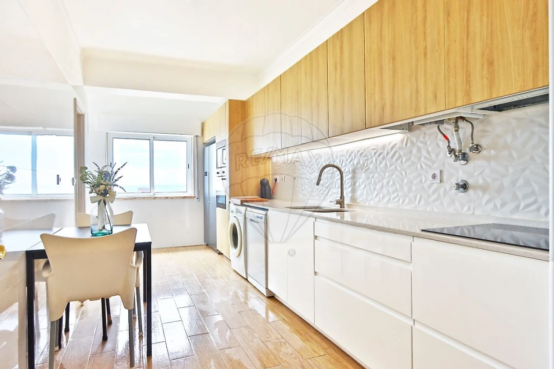 Apartamento T3 para Venda em Póvoa de Santa Iria e Forte da Casa Foto 1