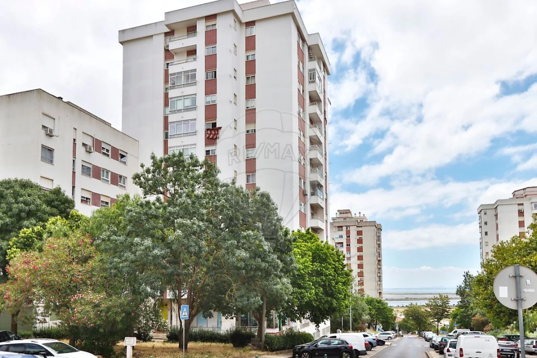 Apartamento T3 para Venda em Póvoa de Santa Iria e Forte da Casa Foto 27