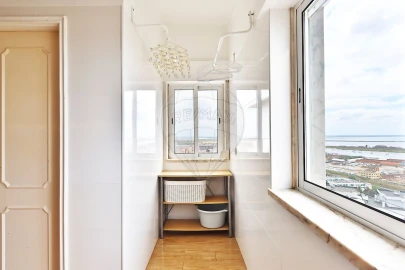 Apartamento T3 para Venda em Póvoa de Santa Iria e Forte da Casa