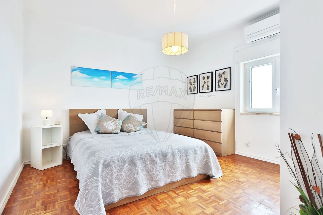 Apartamento T3 para Venda em Póvoa de Santa Iria e Forte da Casa Foto 16