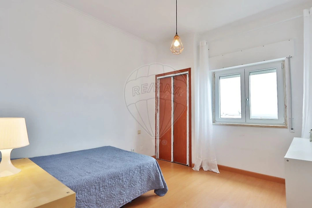 Apartamento T3 para Venda em Póvoa de Santa Iria e Forte da Casa Foto 18