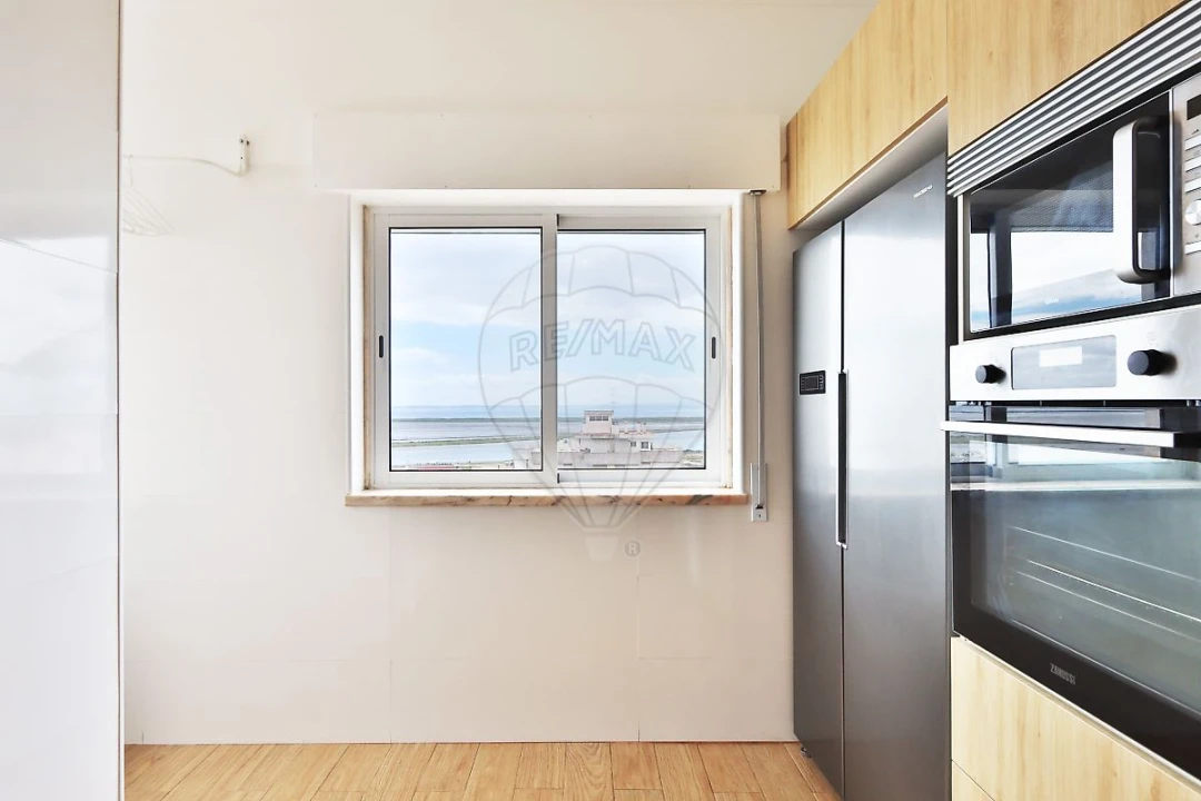 Apartamento T3 para Venda em Póvoa de Santa Iria e Forte da Casa Foto 3