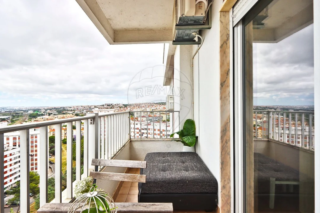 Apartamento T3 para Venda em Póvoa de Santa Iria e Forte da Casa Foto 10