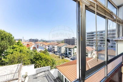 Apartamento T2 para Venda em Mafamude e Vilar do Paraíso