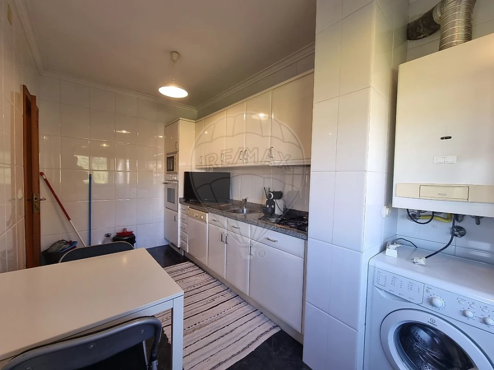 Apartamento T1 para Arrendamento em Gulpilhares e Valadares Foto 11