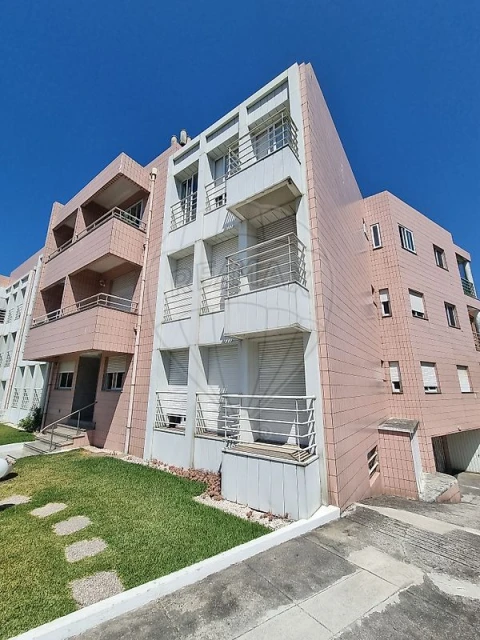 Apartamento T1 para Arrendamento em Gulpilhares e Valadares