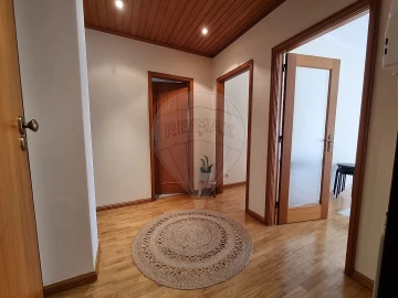 Apartamento T1 para Arrendamento em Gulpilhares e Valadares