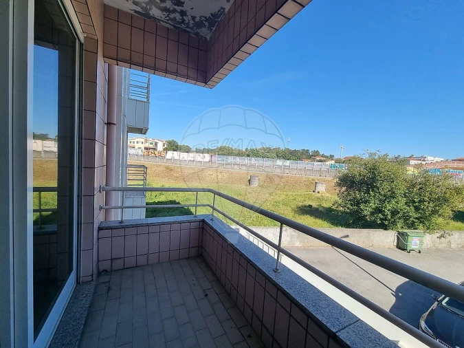 Apartamento T1 para Arrendamento em Gulpilhares e Valadares Foto 12