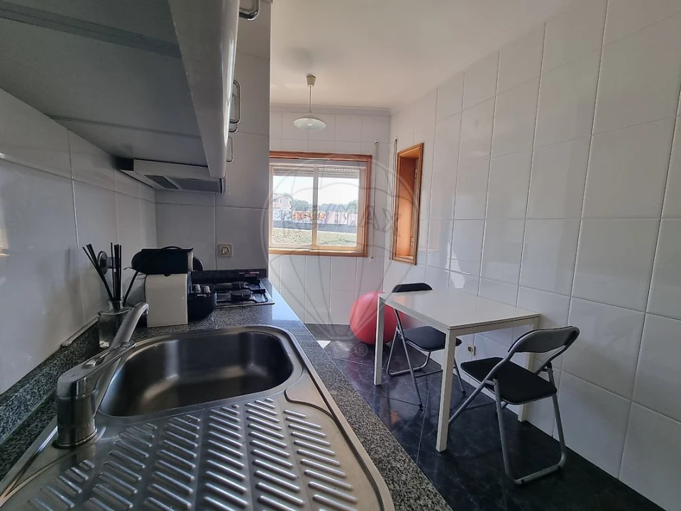 Apartamento T1 para Arrendamento em Gulpilhares e Valadares Foto 2