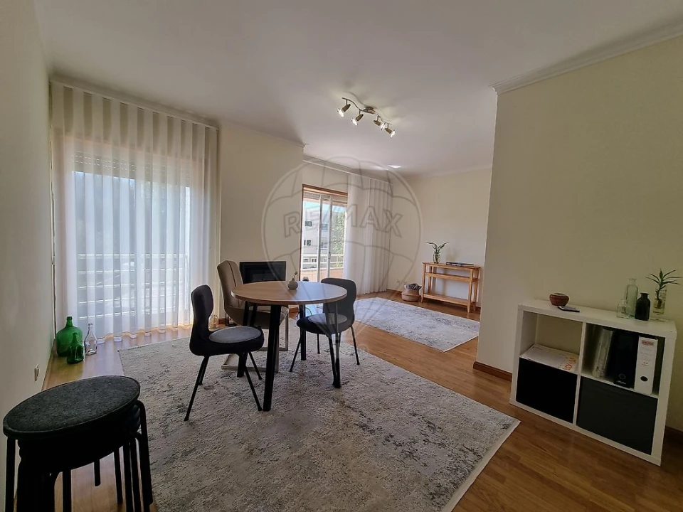 Apartamento T1 para Arrendamento em Gulpilhares e Valadares Foto 5