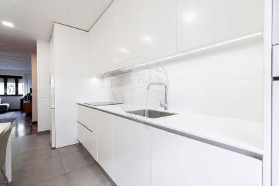 Apartamento T3 para Venda em Santa Maria, São Pedro e Matacães