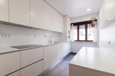 Apartamento T3 para Venda em Santa Maria, São Pedro e Matacães