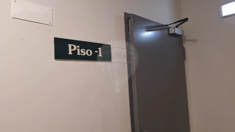 Negócio para Arrendamento em Santo António