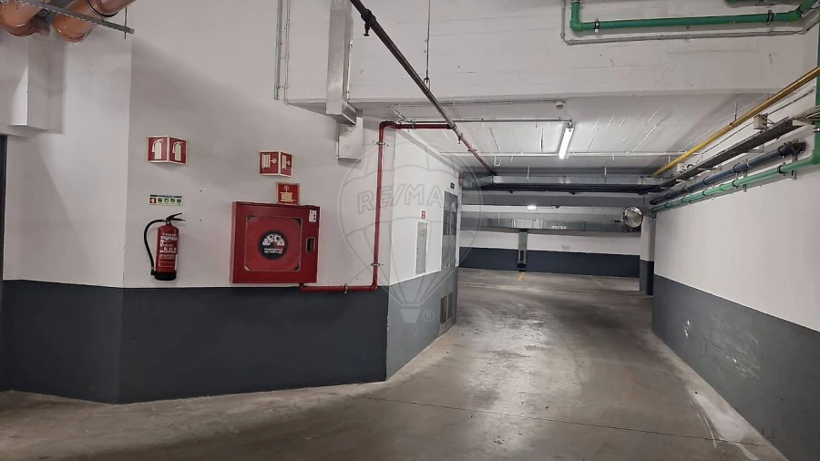 Negócio para Arrendamento em Santo António Foto 3
