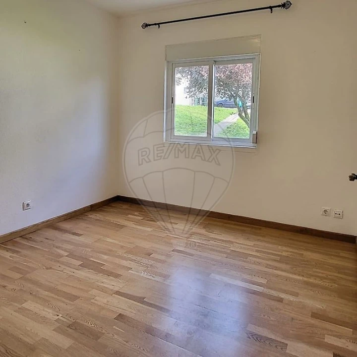Apartamento T2 para Venda em Olivais Foto 3