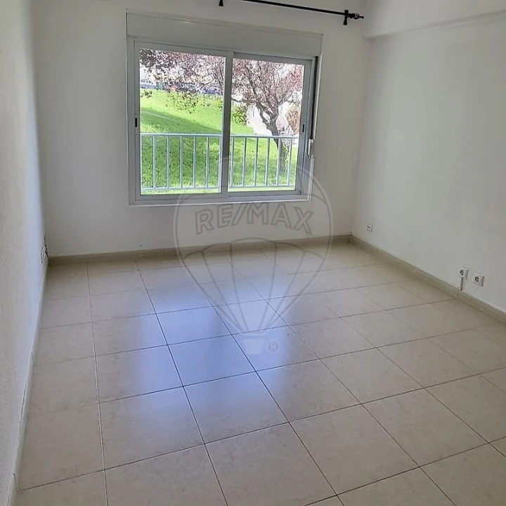 Apartamento T2 para Venda em Olivais Foto 16