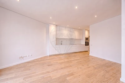 Apartamento T3 para Venda em Póvoa de Varzim, Beiriz e Argivai