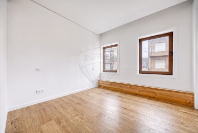 Apartamento T3 para Venda em Póvoa de Varzim, Beiriz e Argivai