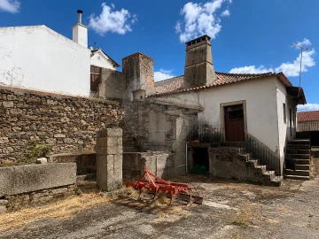 Moradia T7 para Venda em Colmeal e Vilar Torpim